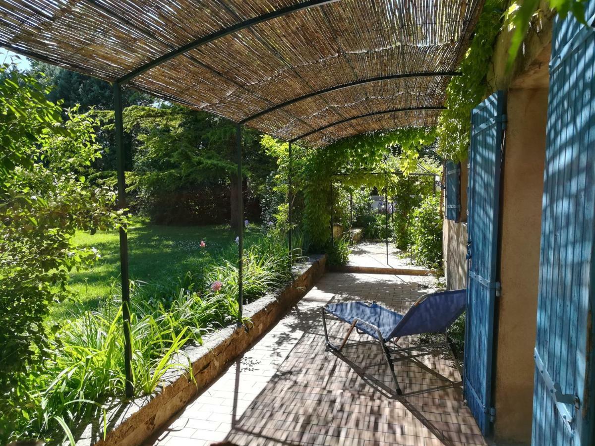 Le Moulin Des Ocres Vila Apt Exterior foto
